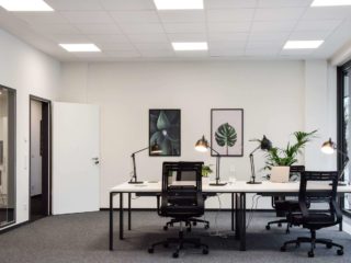 Office room at SleevesUp! Darmstadt Hauptbahnhof